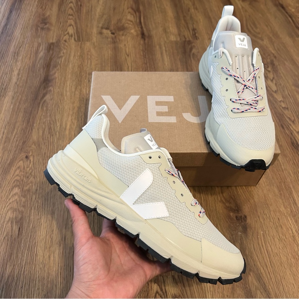 VEJA Beige walking fashion lace up shoes sneakers women’s 7.5 new in box - Picture 8 of 8
